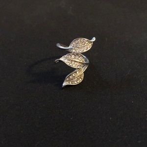 3 leaf silver ring